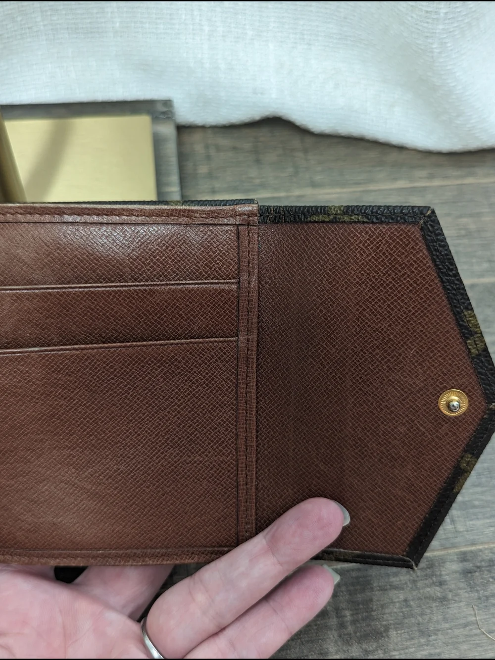 100% Authentic Louis Vuitton Victorine Monogram Wallet W/COA